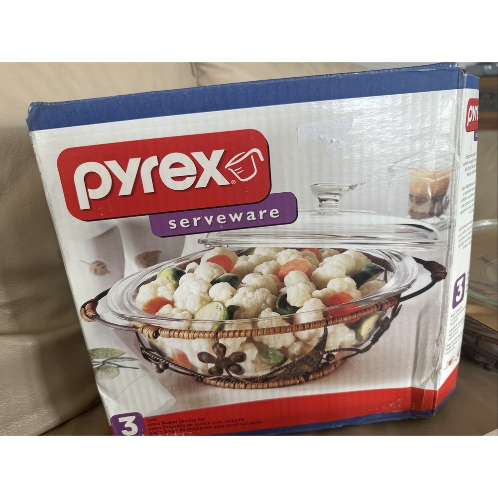 NOS Pyrex 3 Qt‎ Covered Casserole Dish Metal Leaf Serving Cradle NIB 1057356